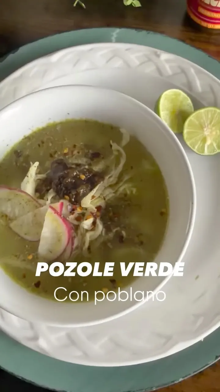 Pozole verde con poblano